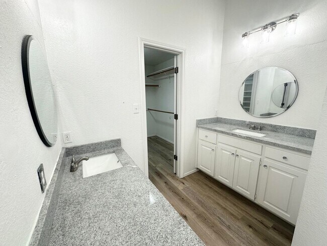Building Photo - Gorgeous Home For Rent