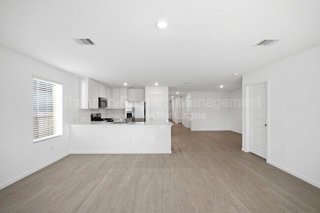 Building Photo - 25585 Rose Creek Dr