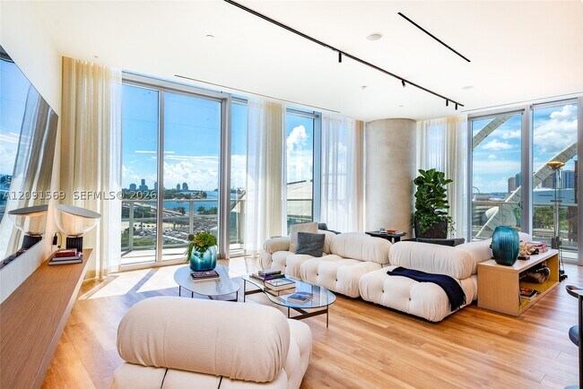 Building Photo - 1400 Biscayne Blvd