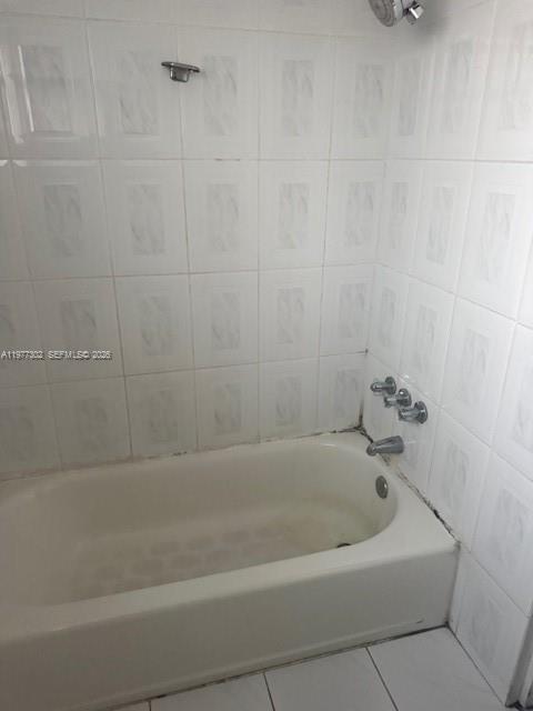 Building Photo - 701 Collins Ave