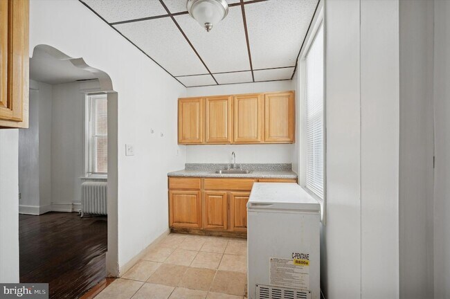 Building Photo - 5753 Hunter St