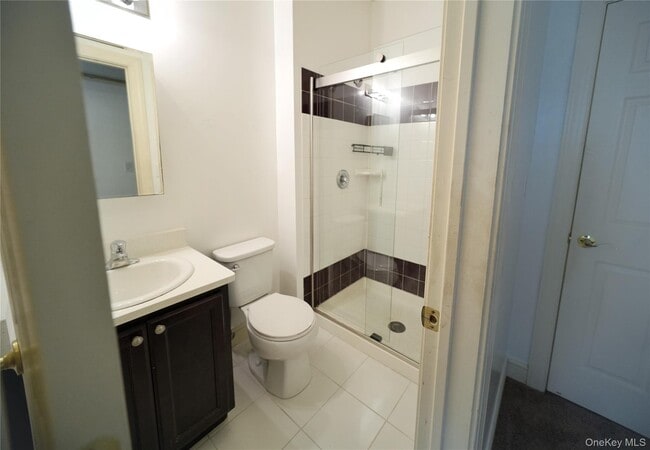 Building Photo - 102 Cove Ct