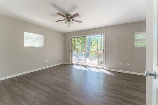 Building Photo - 5580 Williams Shores Dr