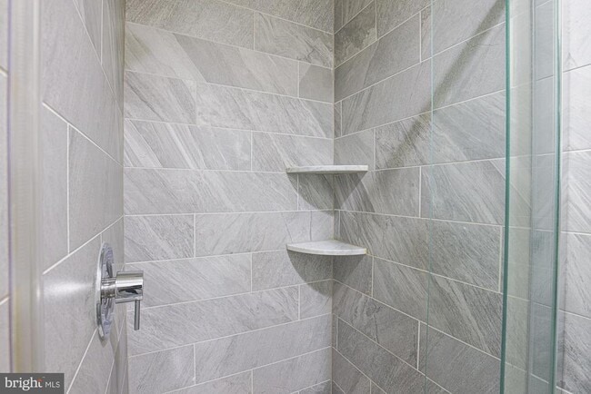 Building Photo - 8 Irving Pl