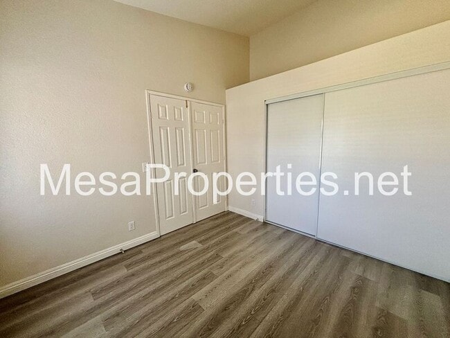 Building Photo - 2816 W Fairview Dr