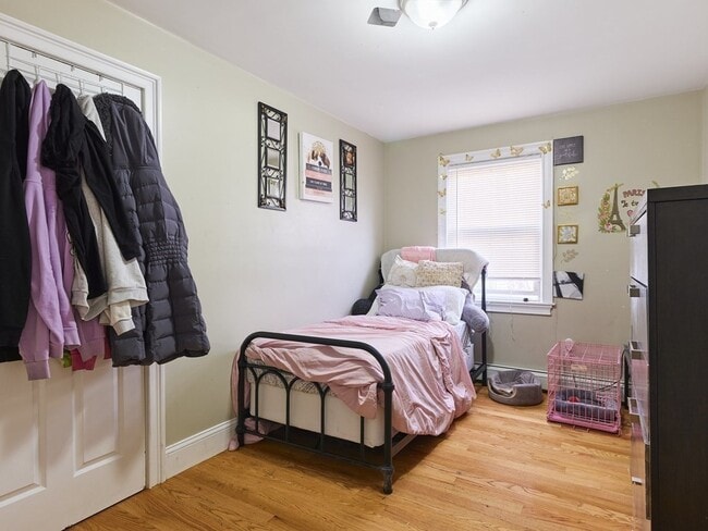 Building Photo - 69 Parker St