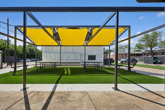 Building Photo - CASA DEL SOL