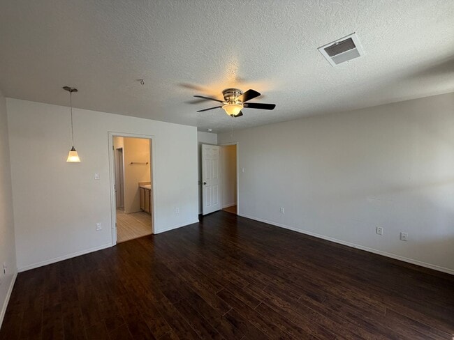 Building Photo - 3 Bedroom Single Story Home Available Near Unser Blvd NW & Irving Blvd NW