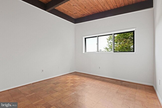 Building Photo - 7857 Enola St