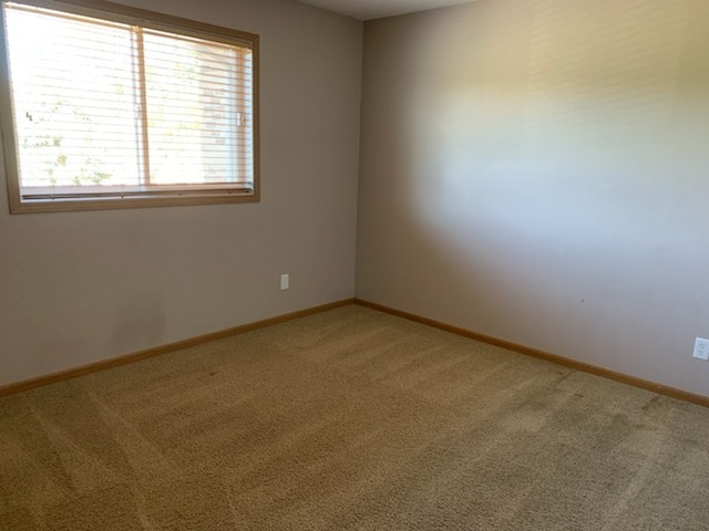 Guest Bedroom - 875 Bahls Dr