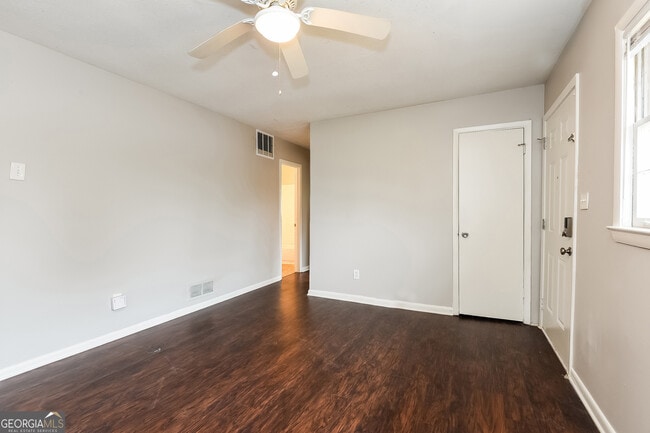 Building Photo - 251 Essex Dr