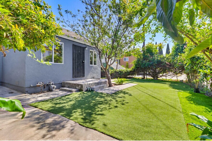 Building Photo - 856 S Gregory St