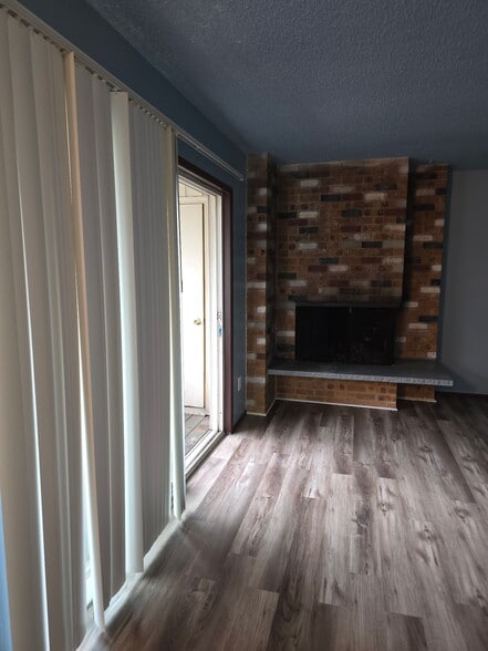 Building Photo - 4411 76th Ave W