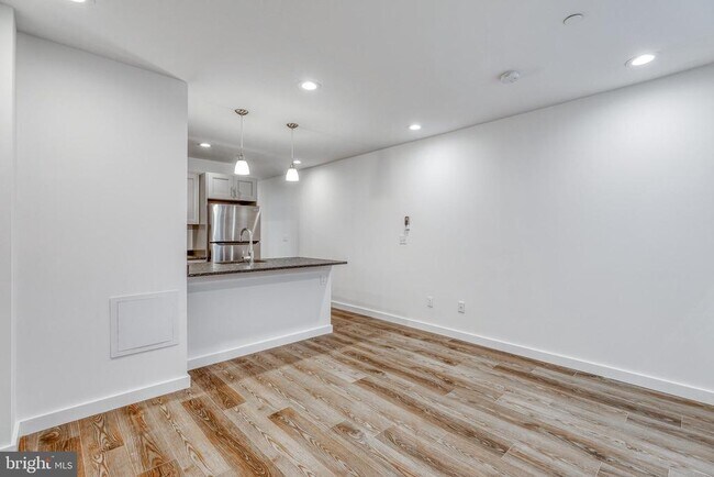 Building Photo - 751 N 43rd St