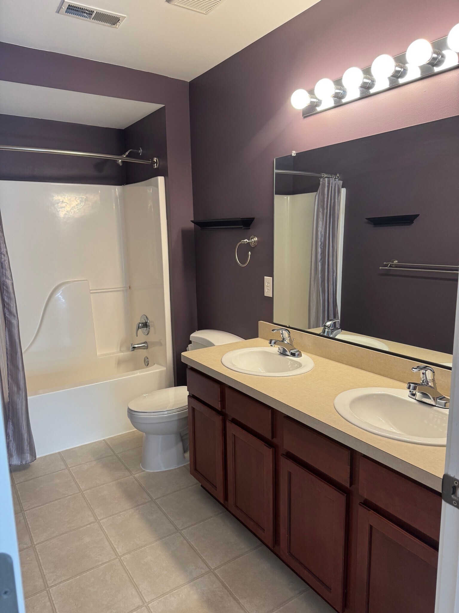 Master Bathroom - 52 Grandview Cir