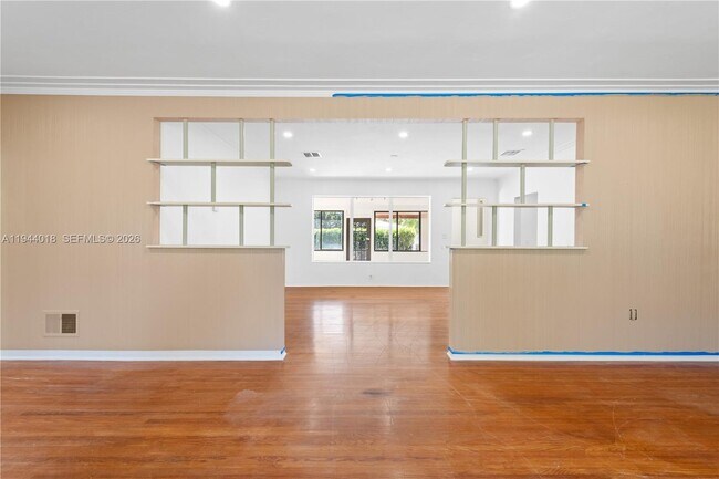 Building Photo - 1044 NE 97th St