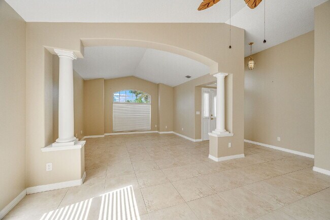 Building Photo - Spacious 3/2 with tranquil setting is waiting for you!