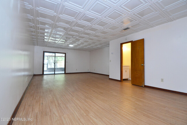 Building Photo - 4328 Melissa Ct W