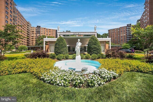 Building Photo - 4201 Cathedral Ave NW