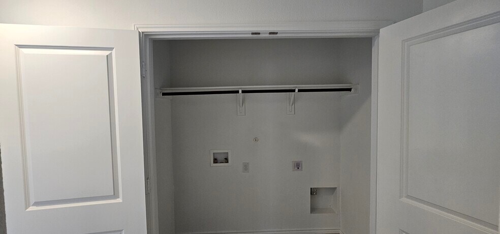 Building Photo - 9205 Grackle Pl