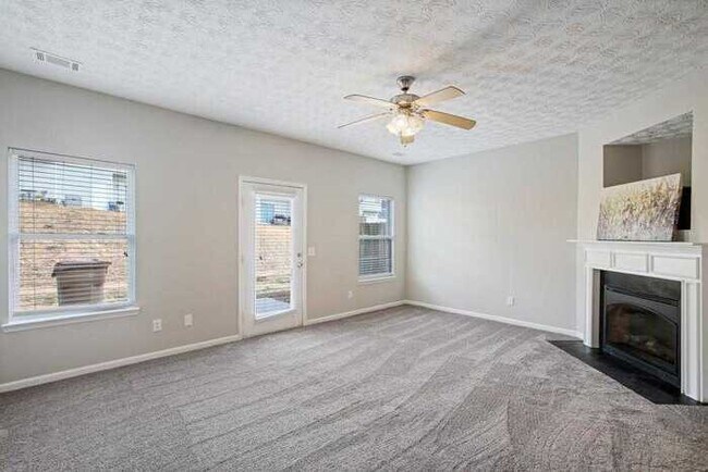 Building Photo - Fantastic 3bd/2.5ba home! Coming soon!