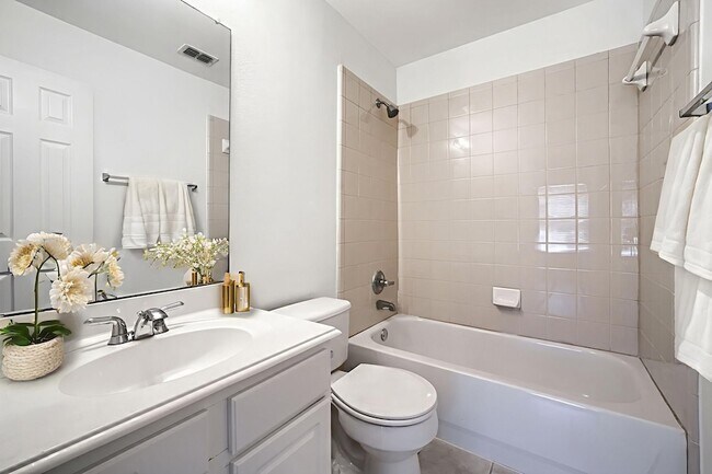 Building Photo - 812 Brookwater Dr