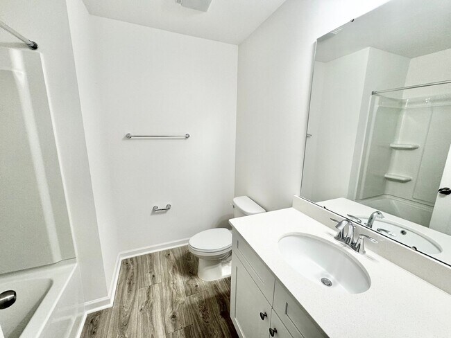 Building Photo - Spacious 3 Bedroom Townhome minutes from I-85 - AVAILABLE OCTOBER 2026