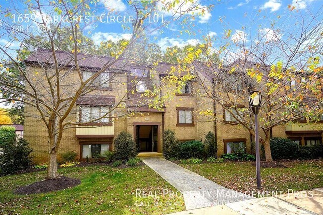 Building Photo - 1659 Parkcrest Cir