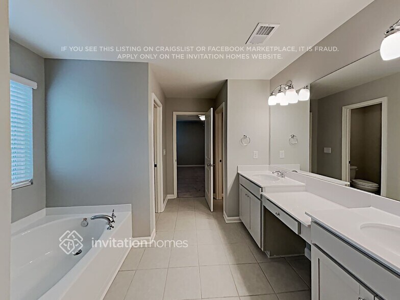 Building Photo - 555 S Fortune Way
