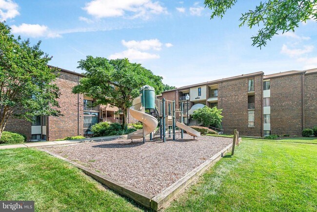 Building Photo - 7712 Hanover Pkwy