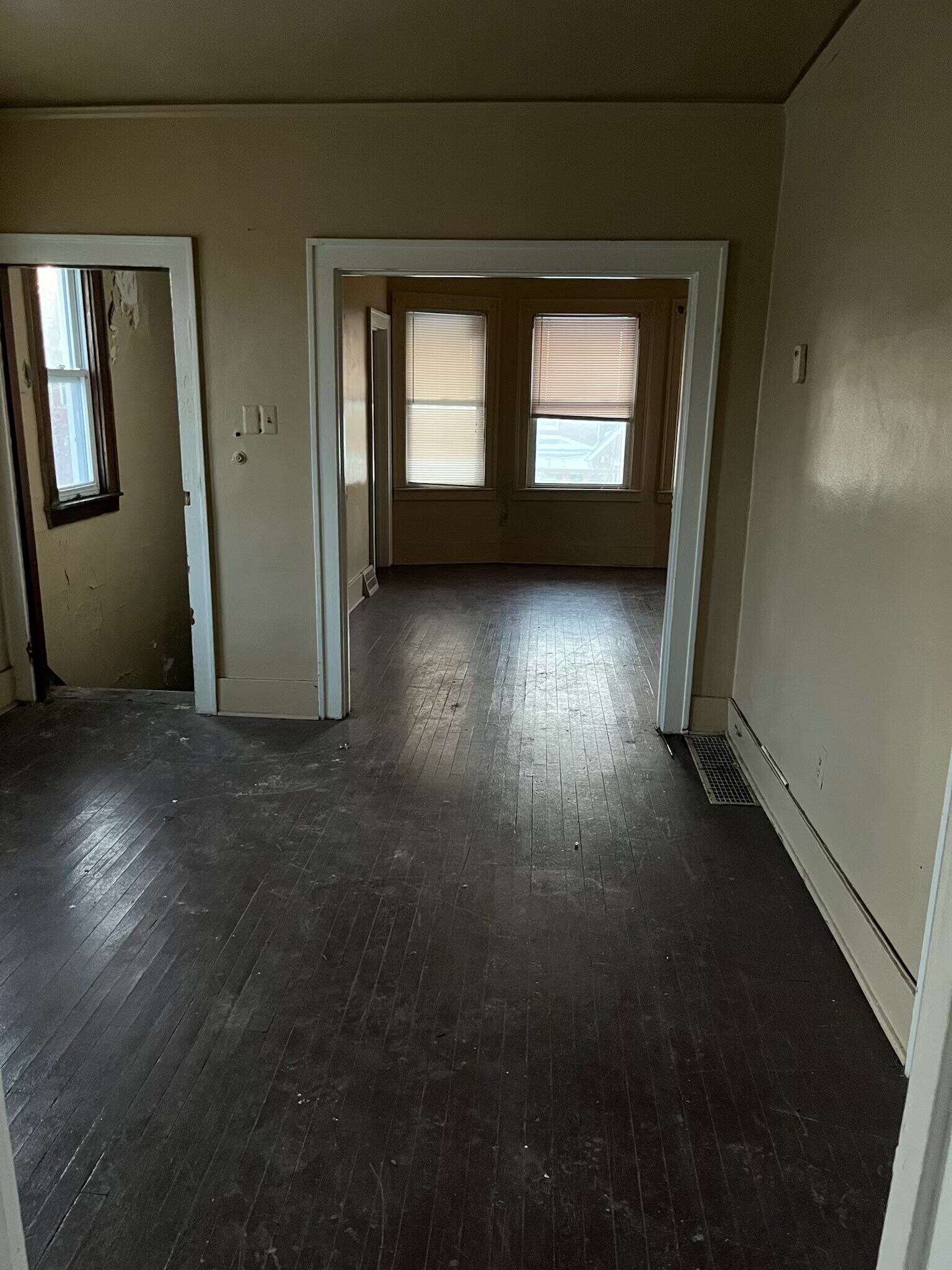 Building Photo - 15114 Holmur St