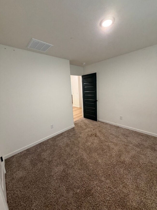 Building Photo - REMODELED 5 Bedroom | 3 Bathroom | 3 Car Garage HOME -- 3,554 sqft | BASEMENT! | NIXA SCHOOLS | F...