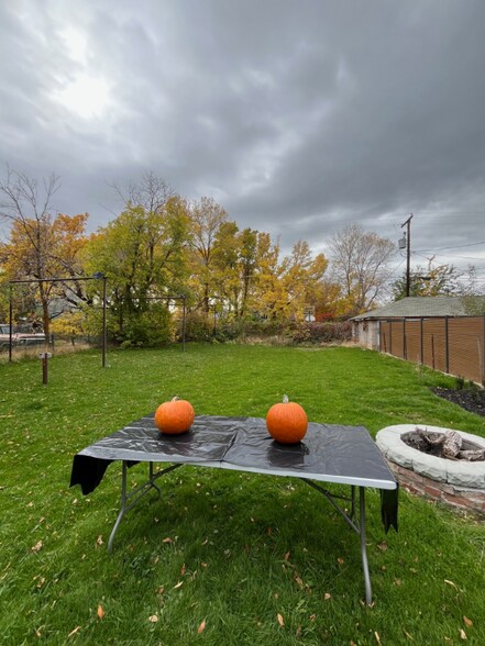 Building Photo - 165 N 400 E