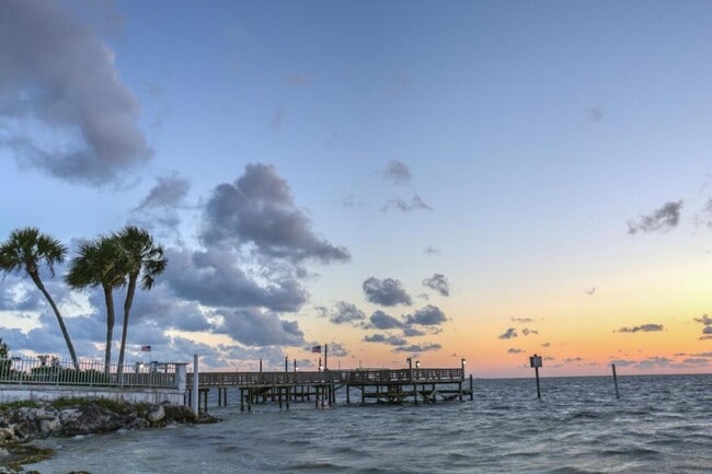 Building Photo - 4758 Jasper Dr