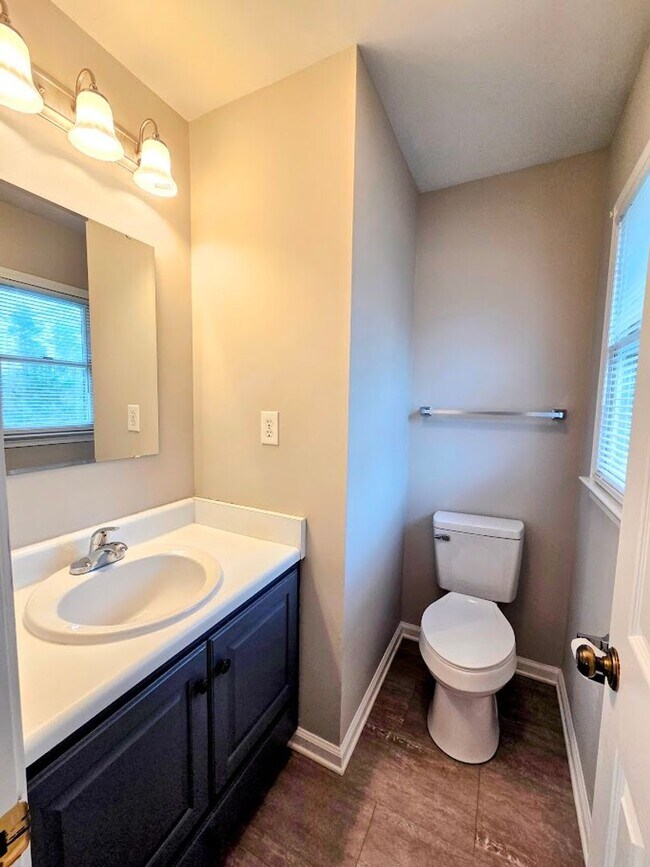 Building Photo - 3 Bedroom Brick Home Easley, SC