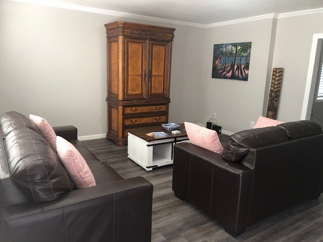 Living Room - 511 9th St
