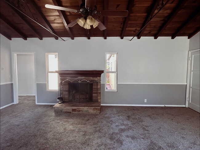Great Room with Gas Fireplace - 1344 N Fairview St