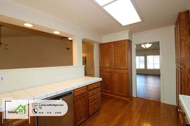Building Photo - 2169 Sophy Pl
