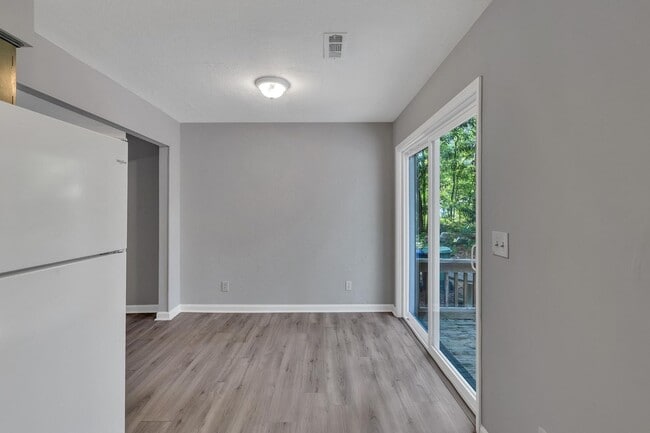 Building Photo - Charming 2-Bedroom Home in Desirable Wilmi...