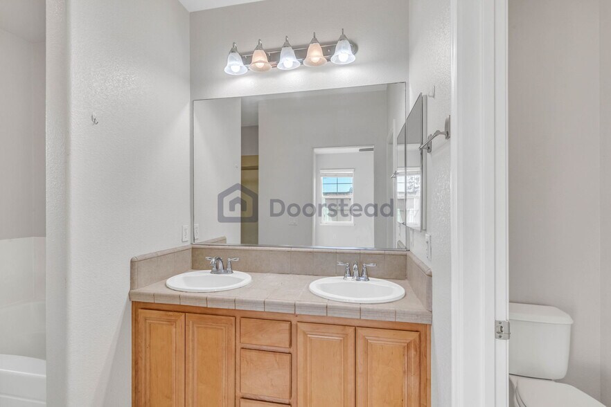 Building Photo - 2743 Lavender Ter