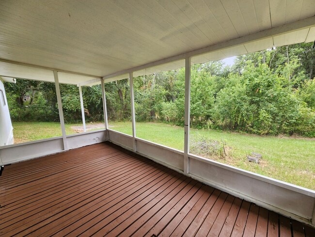 Building Photo - 654 SE 128th Ave