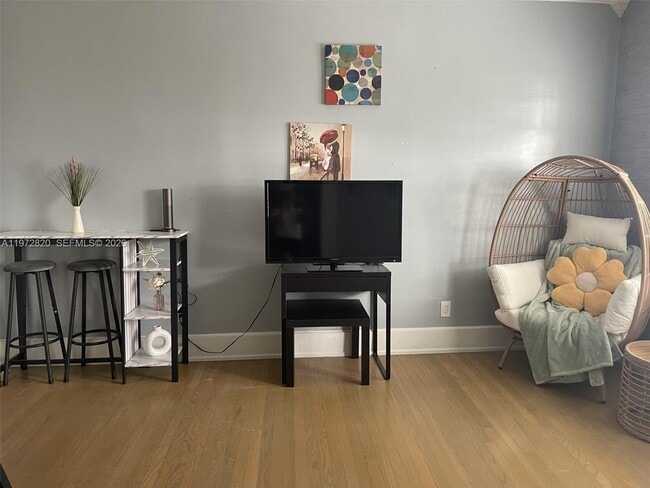 Building Photo - 124 Mendoza Ave