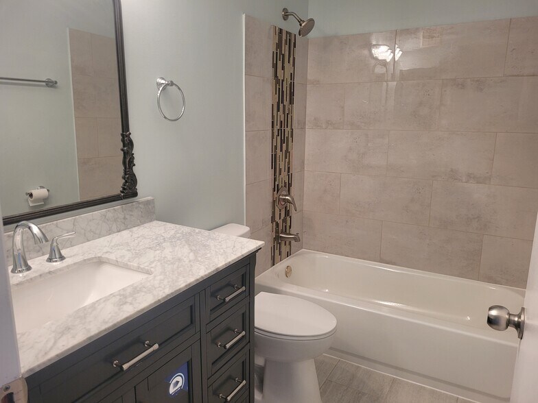 Building Photo - 8919 Eagleview Dr