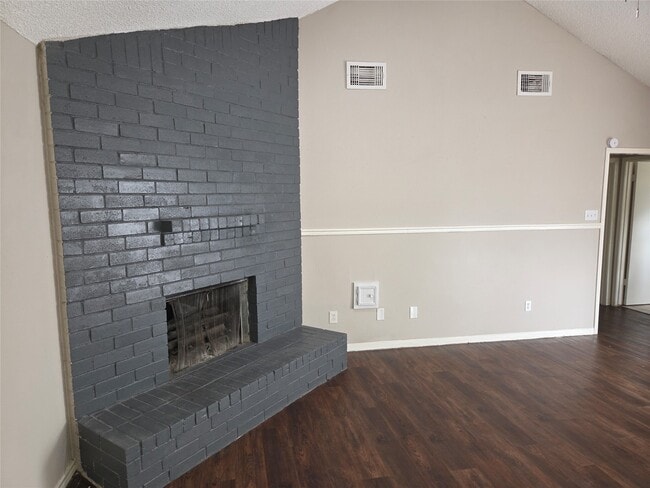 Building Photo - 6303 Gladewell Dr