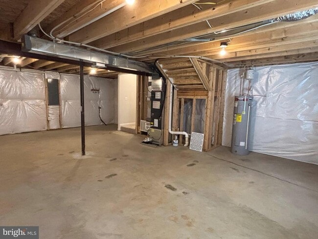 Building Photo - 57 Sebago Pl