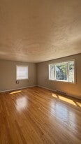 Building Photo - 112 Bigelow St