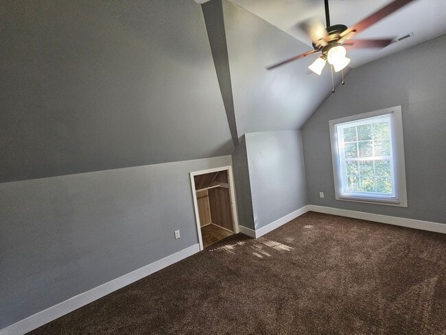 Building Photo - NEW LISTING!!!!!