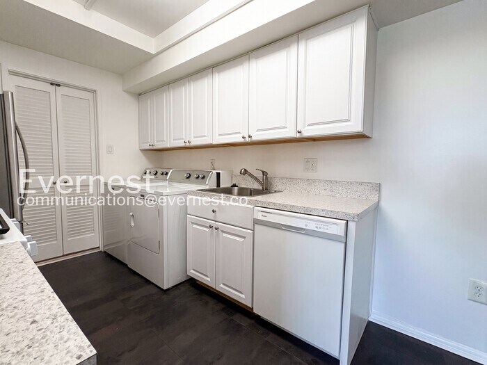 Building Photo - 10202 Prince Pl