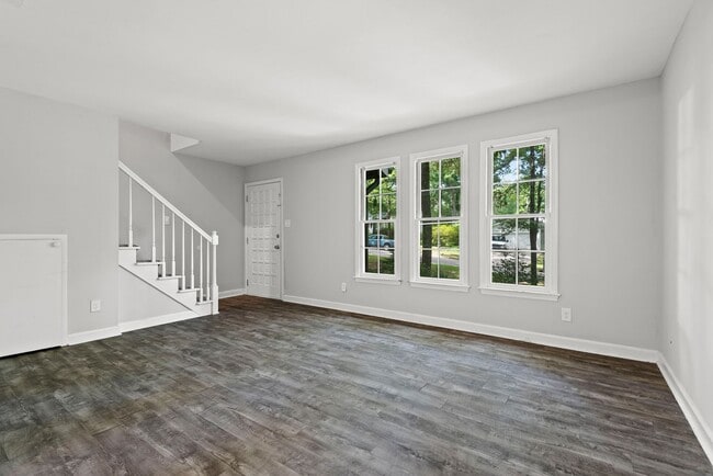 Building Photo - Raleigh 2bedroom 1.5 bathroom townhome- Available Now