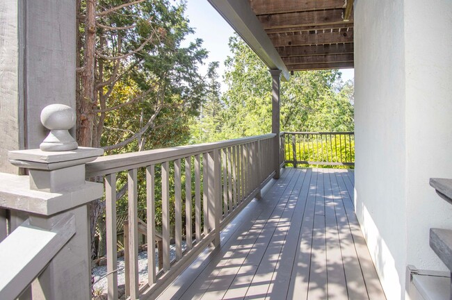 Building Photo - 4Bed/2Bath Home in  Kentfield with stellar...
